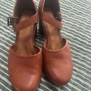 boc Women's Tan Leather Heels